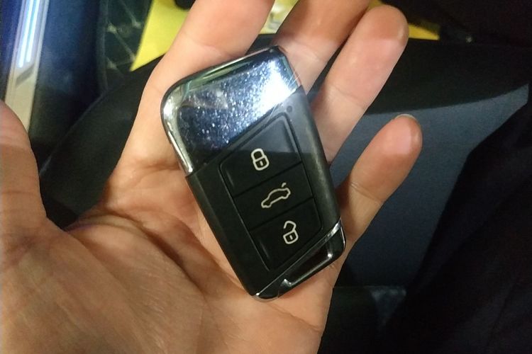 Volkswagen Passat New Energy 2023 immagine di auto #9