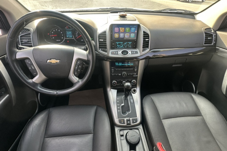 Chevrolet Captiva 2015 car image #9