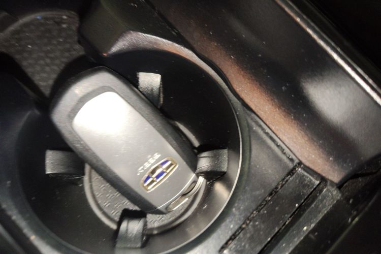 GEELY Ulion New Energy 2018 #9 GEELY Ulion New Energy 2018 car image #9