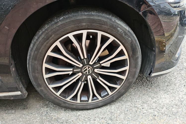 Volkswagen Phideon 2022 immagine di auto #9