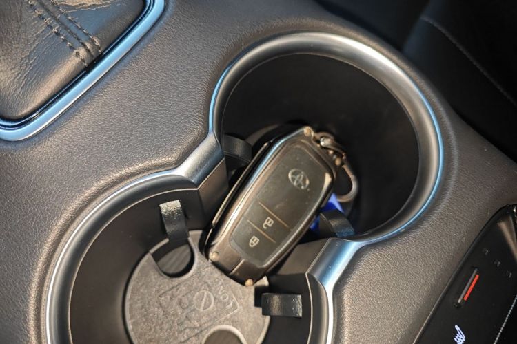 Toyota Harrier 2023 immagine di auto #9