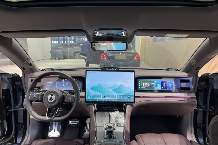 Denza Z9GT 2024 car image #9