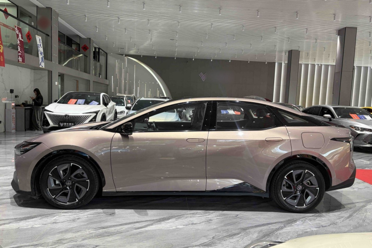 Toyota bZ3 2023 #9 Toyota bZ3 2023 immagine di auto #9