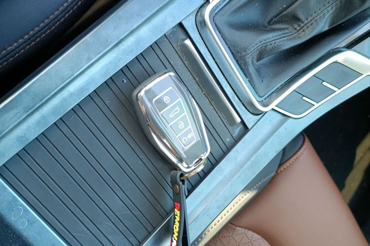 Emgrand 2021 car image #9