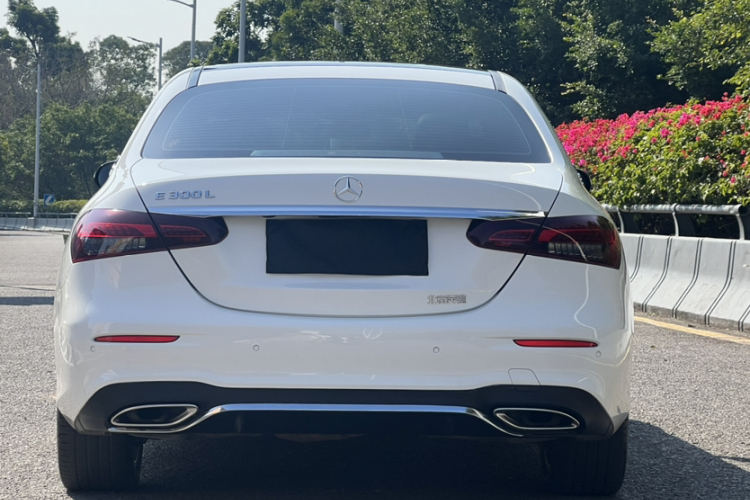 Mercedes-Benz E Class 2021 car image #9