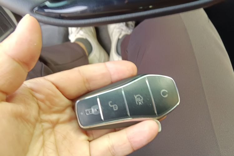 BYD Tang New Energy 2023 #9 BYD Tang New Energy 2023 car image #9