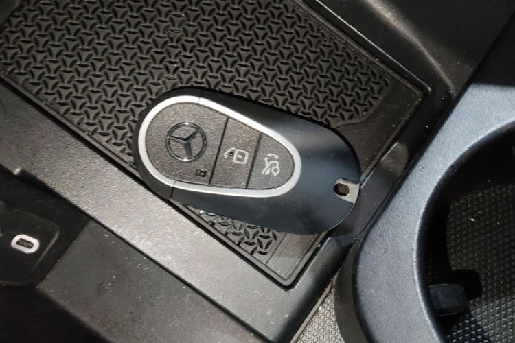 Mercedes-Benz EQE Class 2024 #9 Mercedes-Benz EQE Class 2024 car image #9