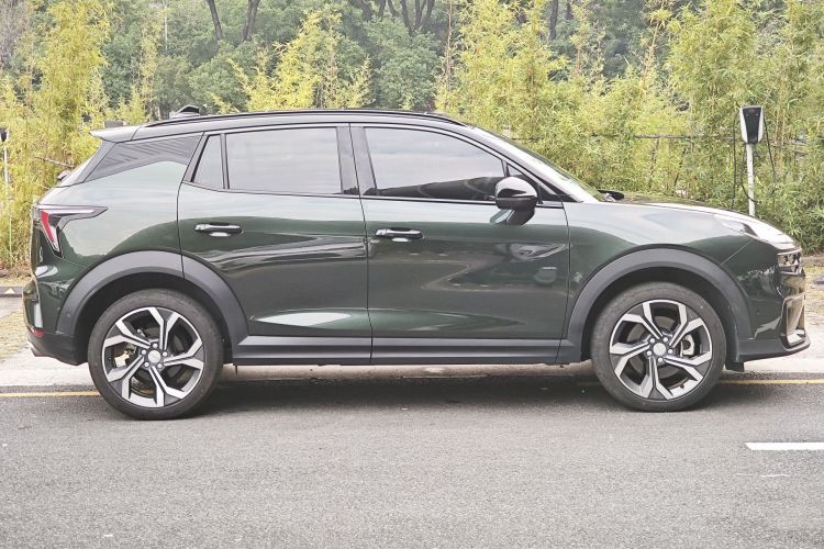 Lynk & Co 06 2023 car image #9