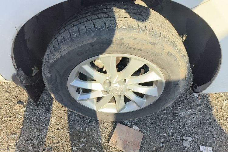 Forthing Lingzhi 2019 #9 Forthing Lingzhi 2019 car image #9