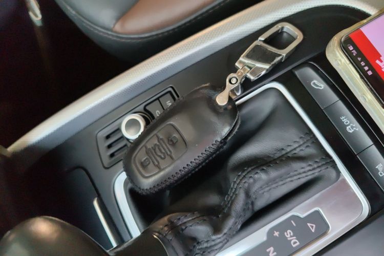 Audi Q5 2017 car image #9