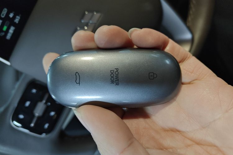 理想汽车 理想MEGA 2024 汽车图片 #9