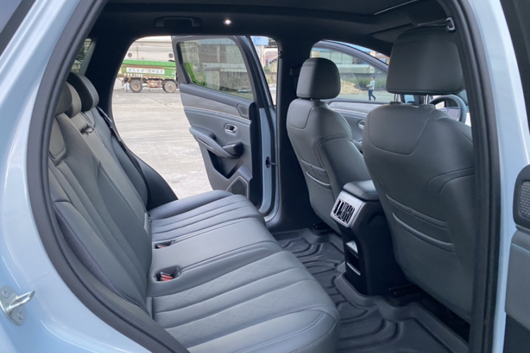 BYD SongL DM-i 2025 car image #9