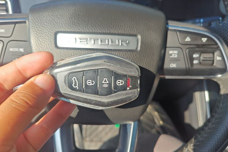 Jetour X95 2023 car image #9