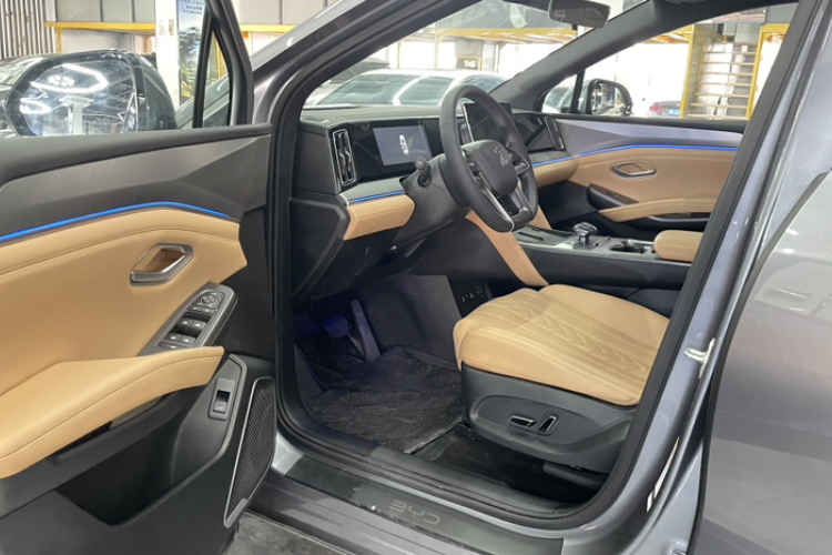 BYD SongL DM-i 2024 car image #9