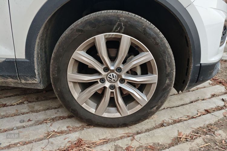 T-Roc 2018 car image #9