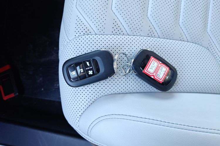 Honda S7 2025 car image #9