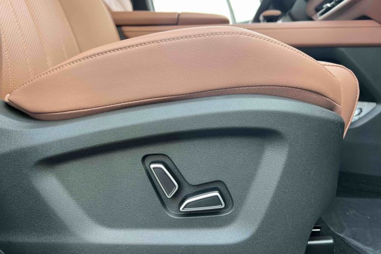 Changan UNI-Z PHEV 2025 car image #9