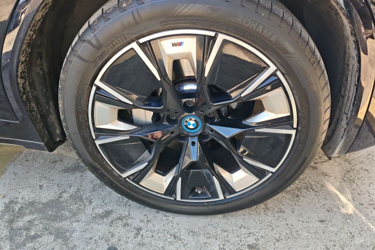 BMW iX3 2023 صورة سيارة #9