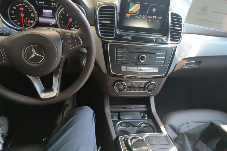 Mercedes-Benz 2018 car image #9