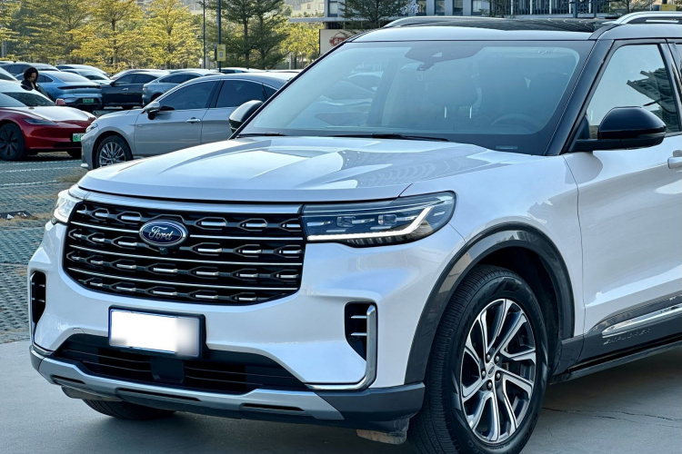 Ford Explorer 2022 car image #9