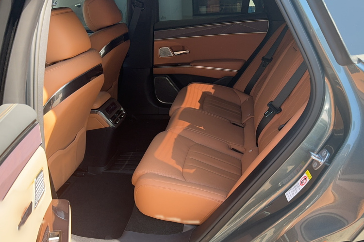 BYD HanL 2025 صورة سيارة #9