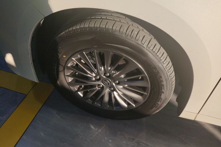 Toyota Alphard 2022 car image #9