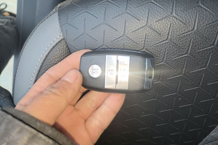 Kia KX1 2019 car image #9