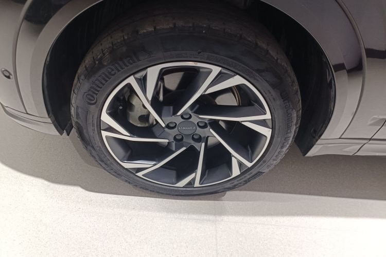 Lynk & Co 09 EM-P 2022 car image #9