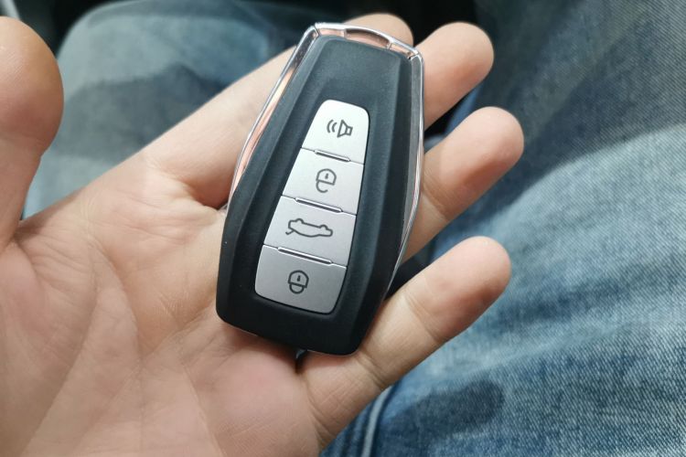 睿蓝汽车 睿蓝8 2024 汽车图片 #9