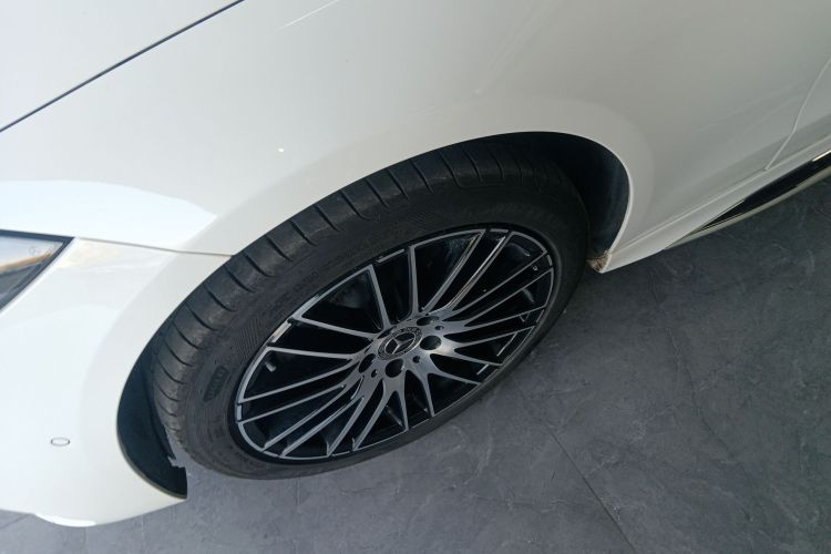 Mercedes-Benz C Class 2025 car image #9