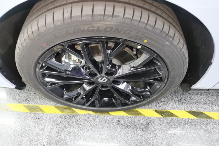 零跑汽车 零跑Lafa5 2025 汽车图片 #9