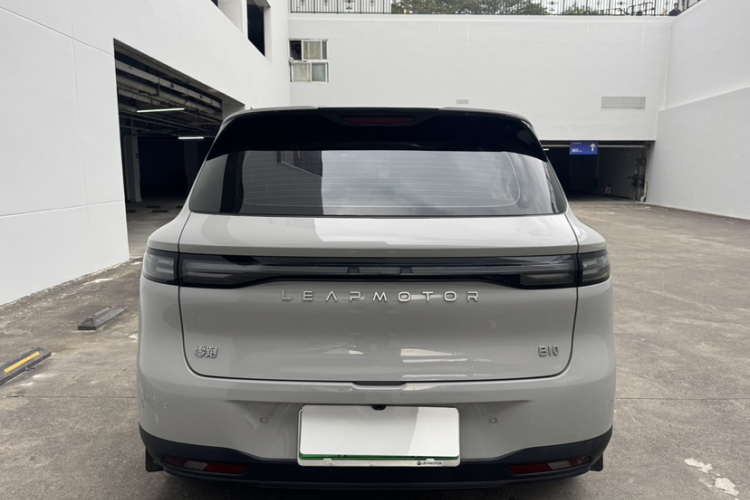 零跑汽车 零跑B10 2025 汽车图片 #9