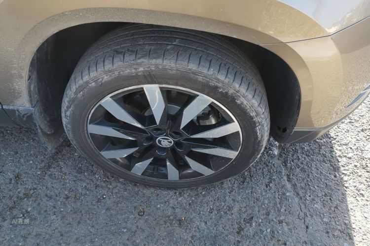 Skoda Karoq 2019 car image #9