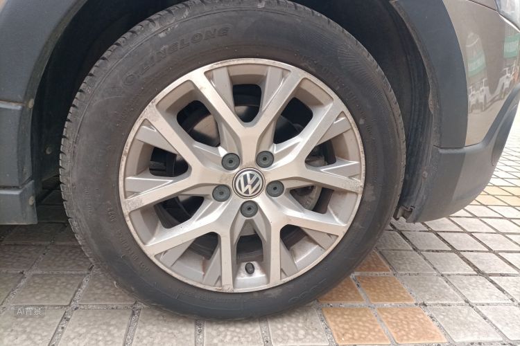 Polo 2015 car image #9