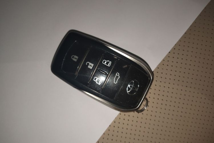 Toyota Alphard 2019 #9 Toyota Alphard 2019 car image #9