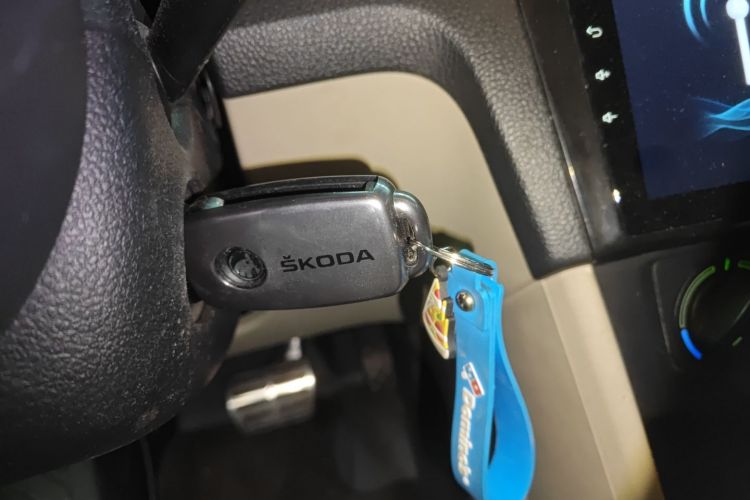 Skoda Rapid Spaceback 2016 car image #9