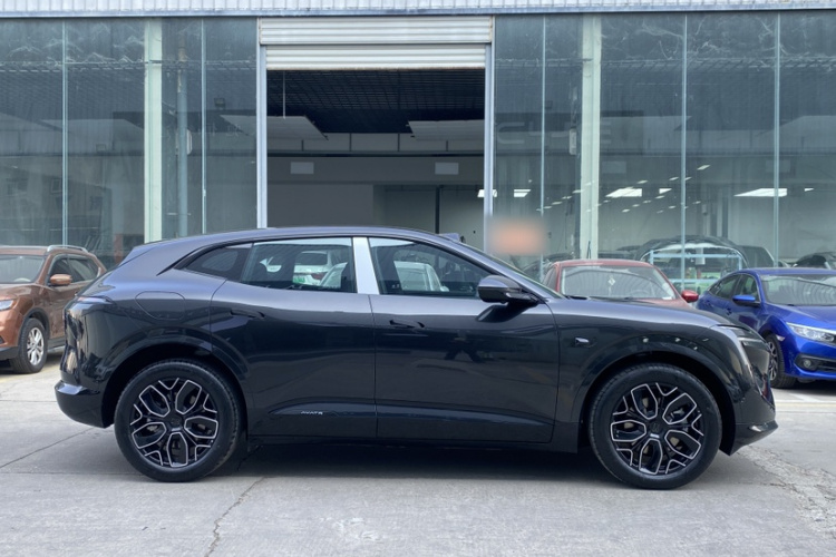 Avatr 07 2025 car image #9