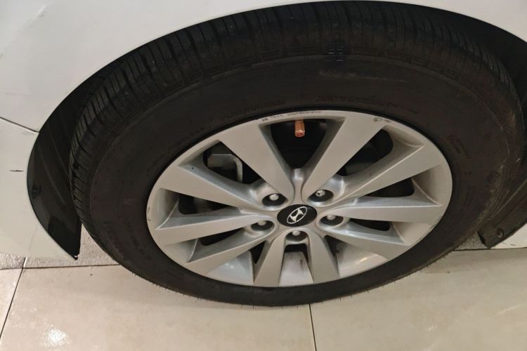 Hyundai Mistra 2014 #9 Hyundai Mistra 2014 car image #9