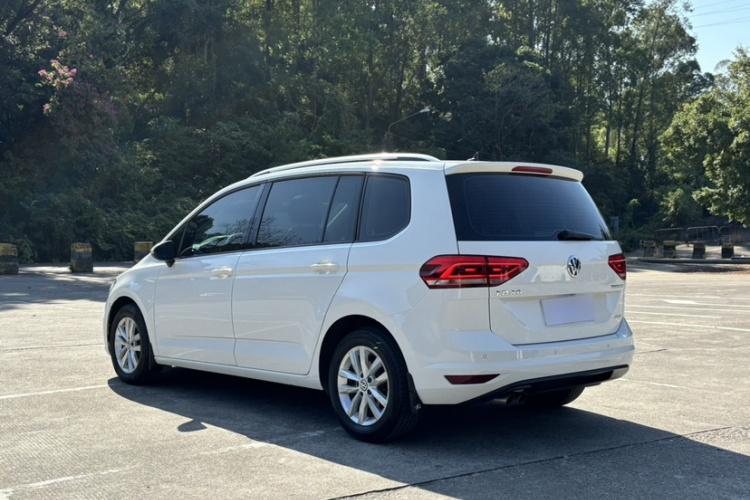 Volkswagen Touran 2019 #9 Volkswagen Touran 2019 car image #9