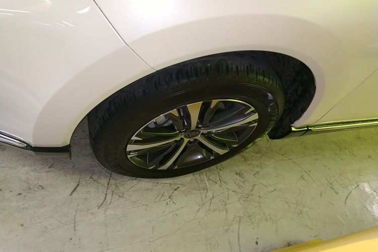 Toyota Venza 2024 صورة سيارة #9