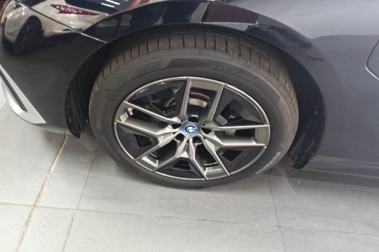 BMW i5 2024 #9 BMW i5 2024 car image #9