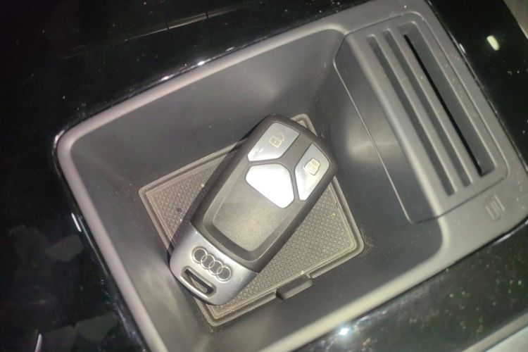 Audi Q5L Sportback 2021 car image #9