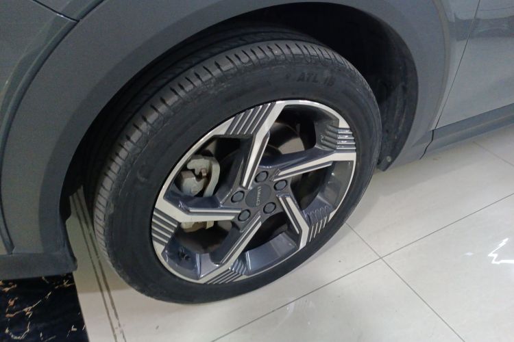 Lynk & Co 06 EM-P 2022 car image #9