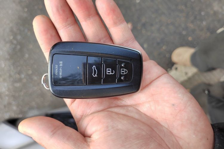 Toyota Avalon 2019 car image #9