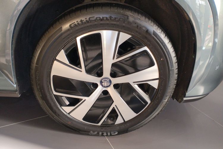 BYD Tang L 2025 immagine di auto #9