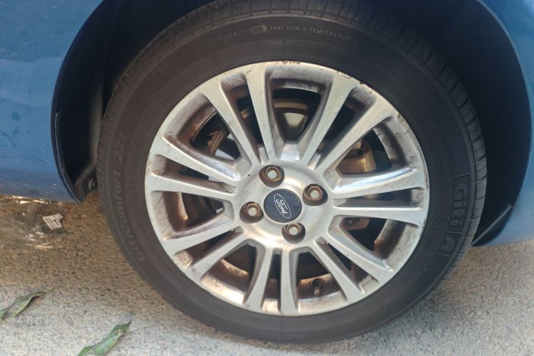 Ford Fiesta 2014 car image #9