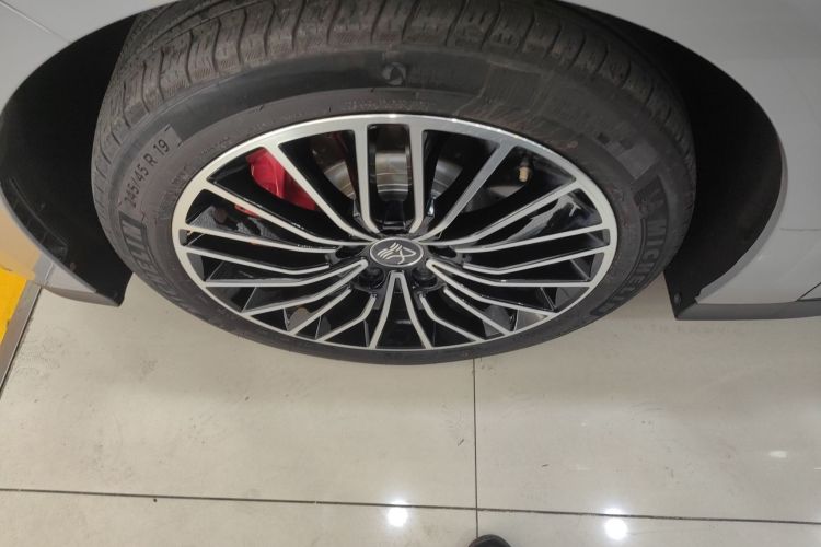 BYD Han 2024 car image #9