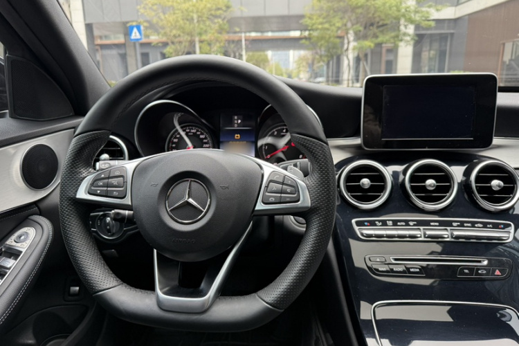 Mercedes-Benz C Class 2018 car image #9