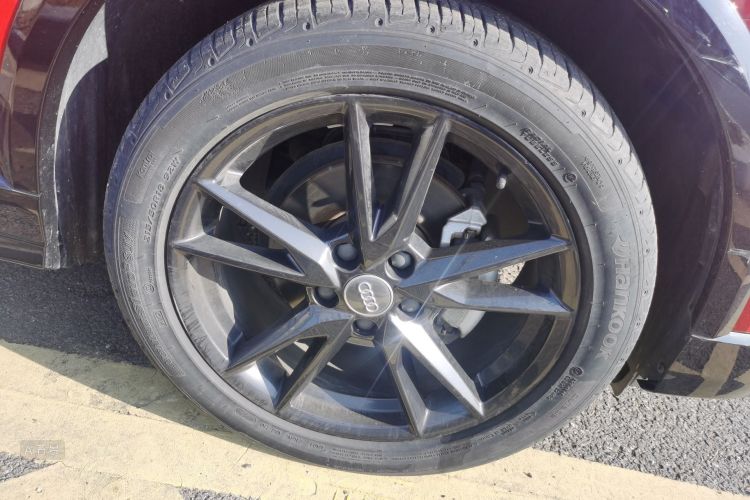 Audi Q2L 2020 car image #9