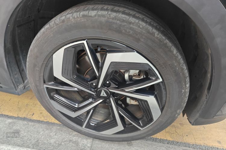 Deepal S07 2025 car image #9